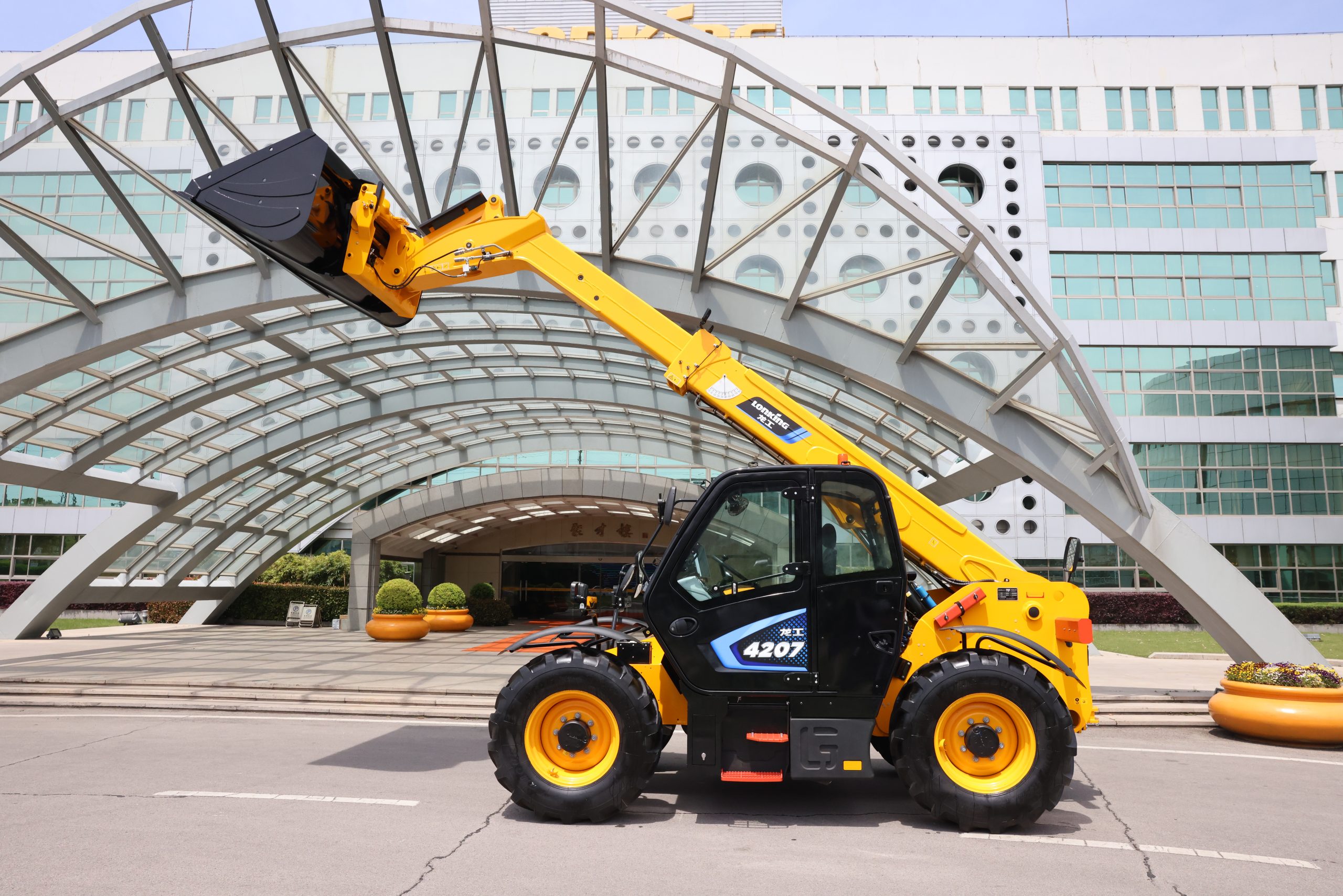Телескопический погрузчик Lonking LGT4207 Телескопический погрузчик Lonking LGT4207