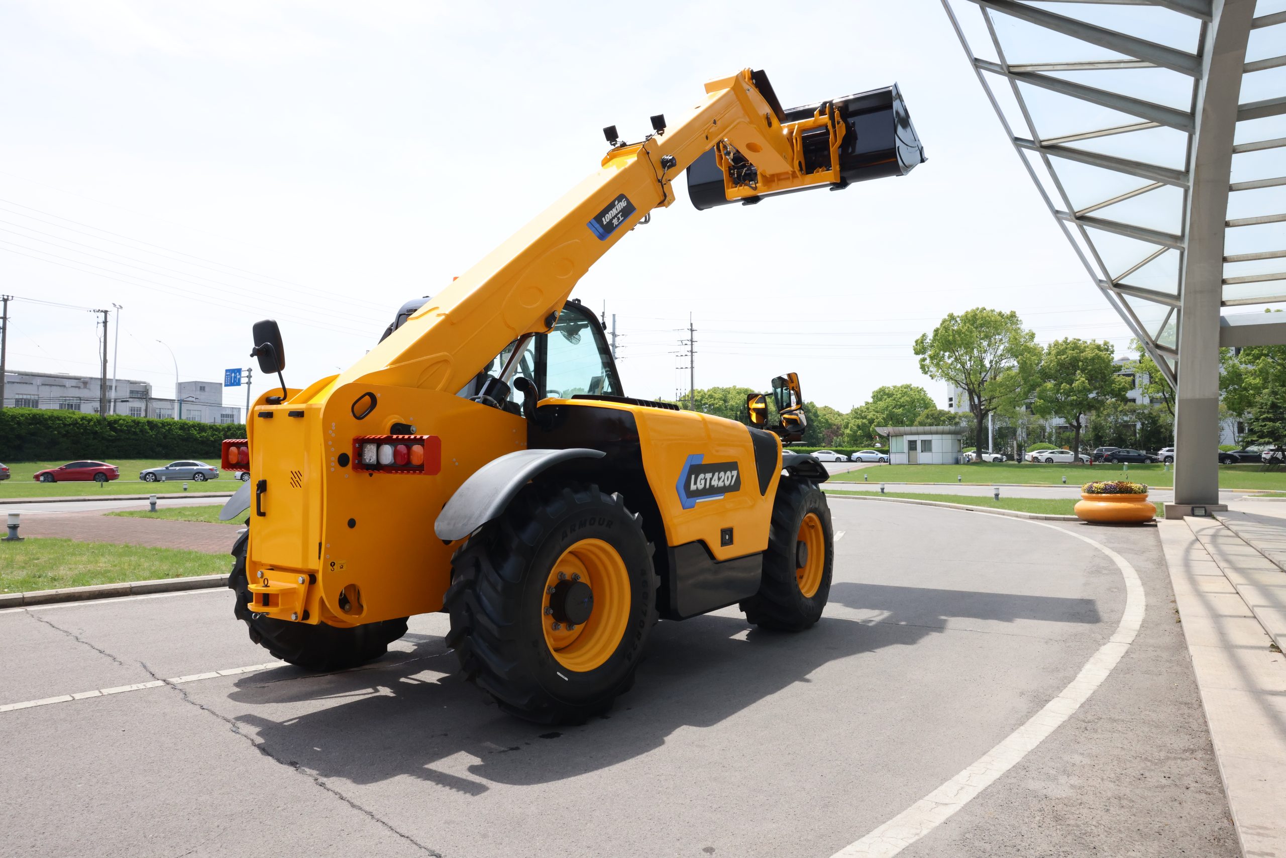 Телескопический погрузчик Lonking LGT4207 Телескопический погрузчик Lonking LGT4207