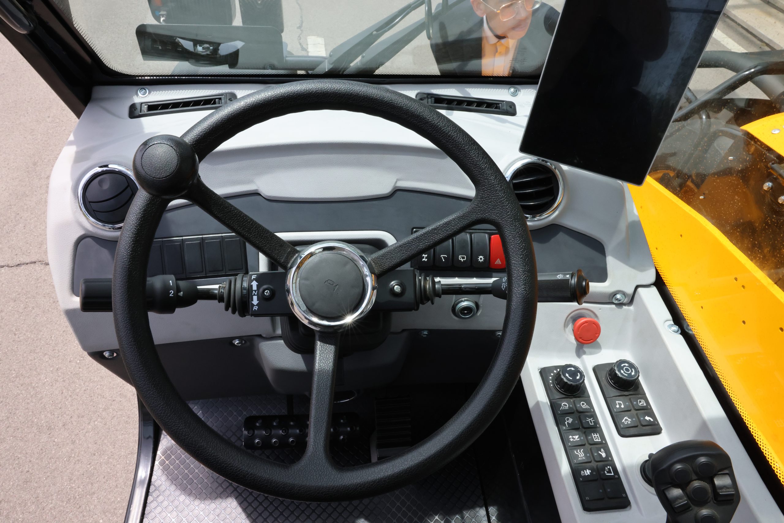 Телескопический погрузчик Lonking LGT4207 Телескопический погрузчик Lonking LGT4207
